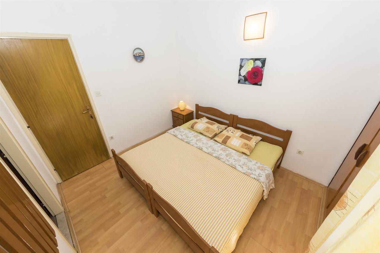 Apartments And Rooms Dragica Starigrad Paklenica Extérieur photo