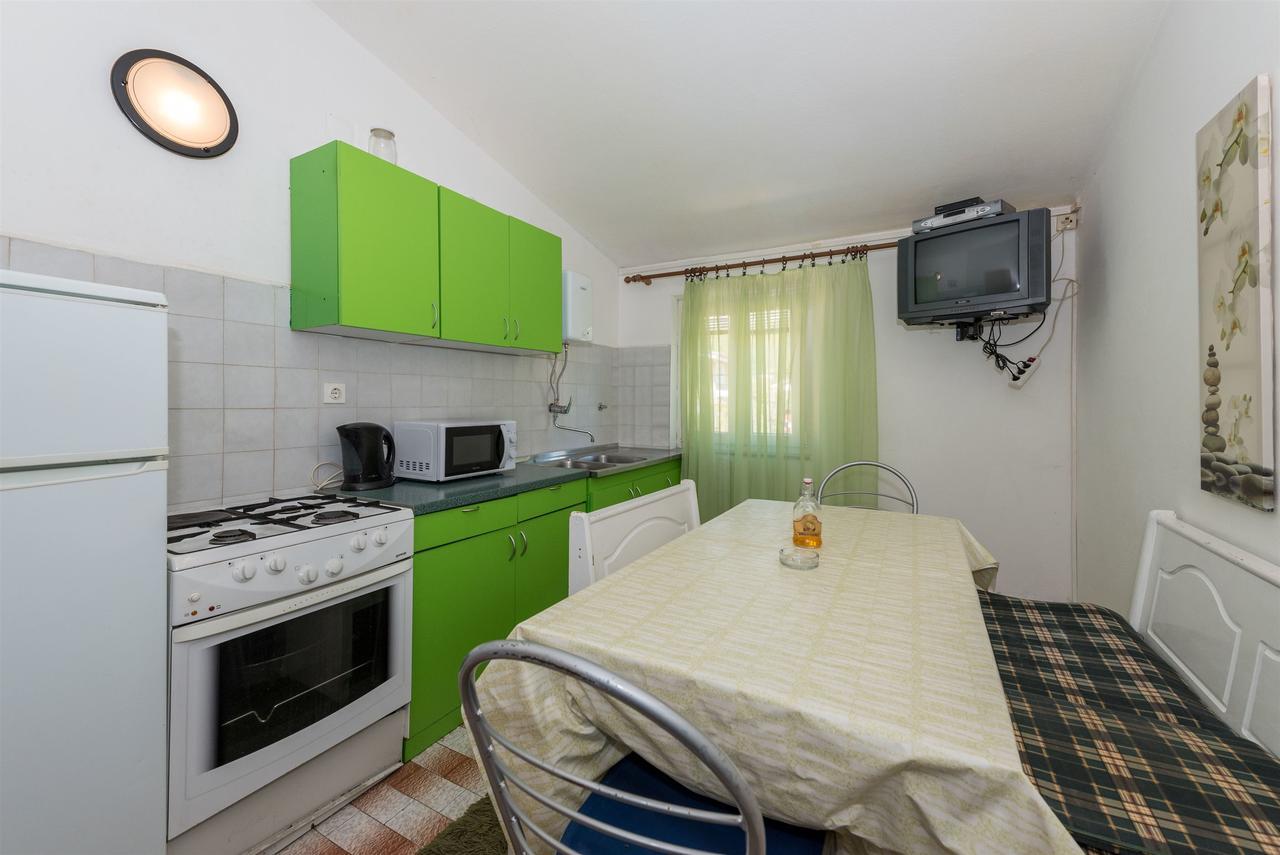 Apartments And Rooms Dragica Starigrad Paklenica Extérieur photo