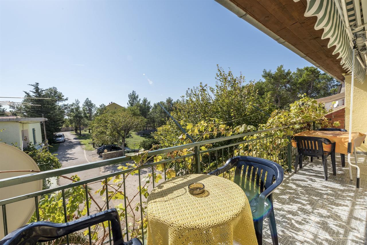 Apartments And Rooms Dragica Starigrad Paklenica Extérieur photo